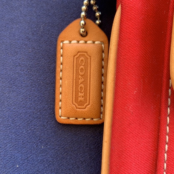 Coach - Picture 2 of 4